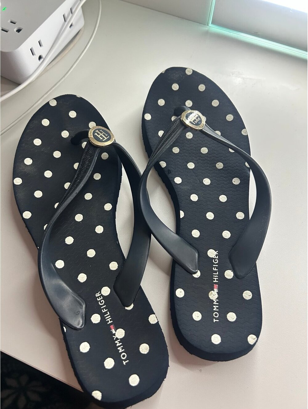 Tommy Hilfiger Black & White Polka Dot Flip Flops- Size 7/8